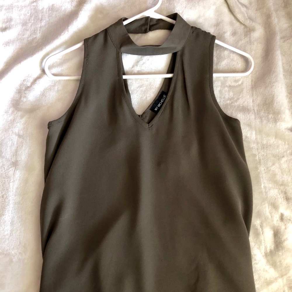 ✨ NEW My Michelle classy collared olive top